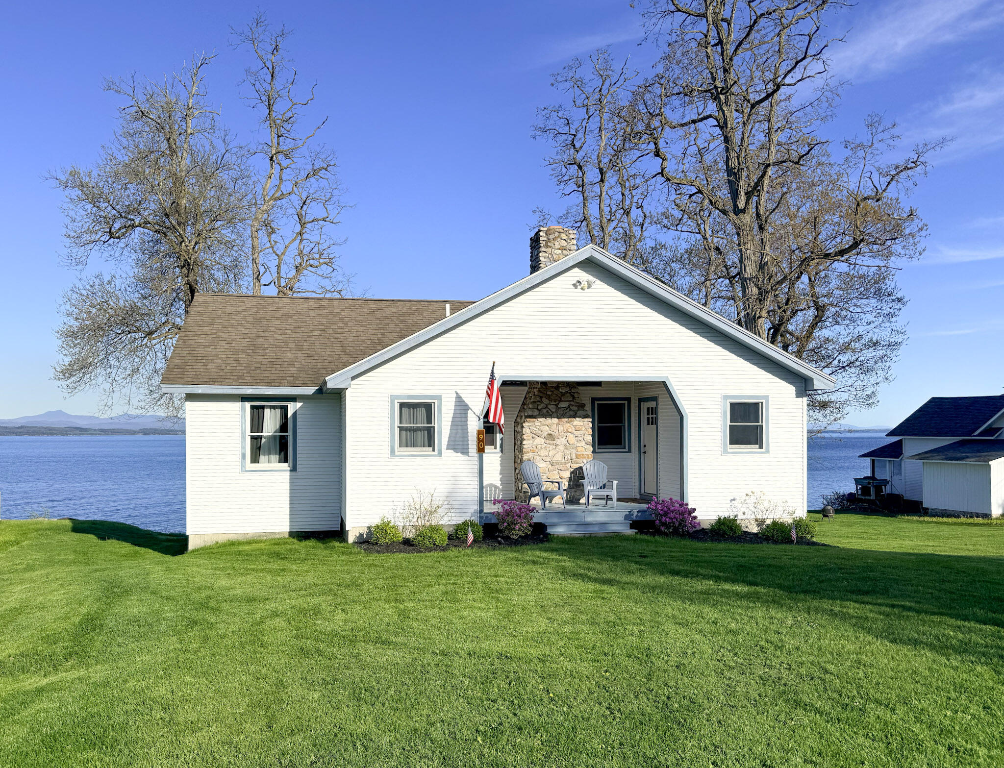 90 Lakeshore Drive