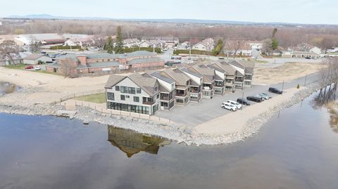 2 Lennox Way Plattsburgh NY 12901