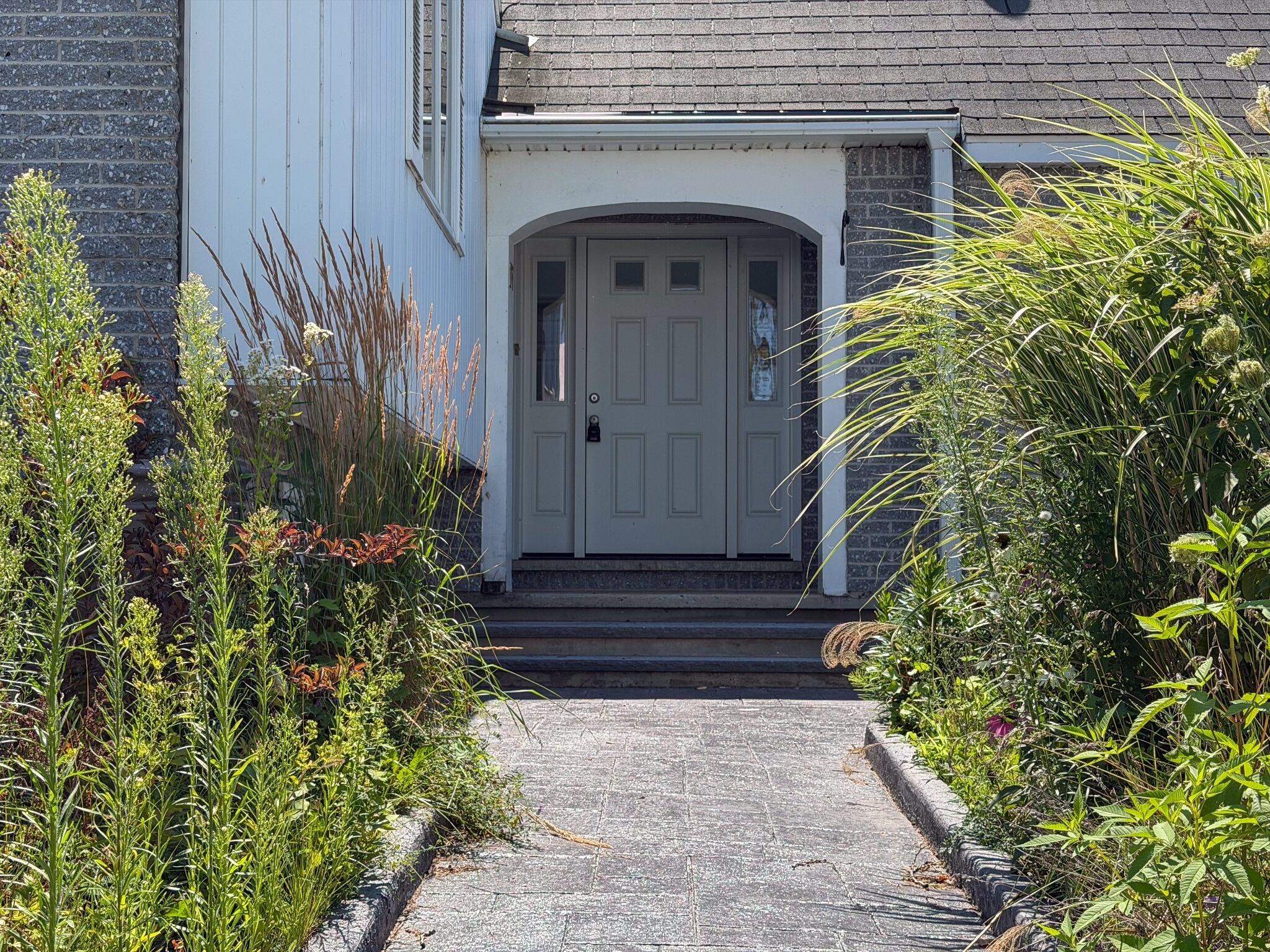 17 Dumont Road