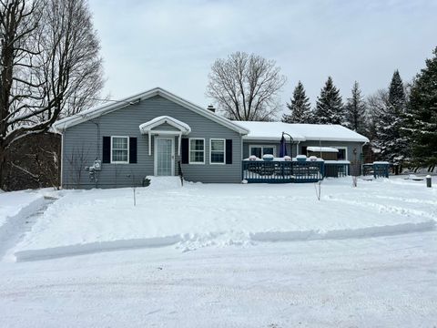 Photo of 556 Prospect Street, Champlain, NY 12919 (MLS # 206510)