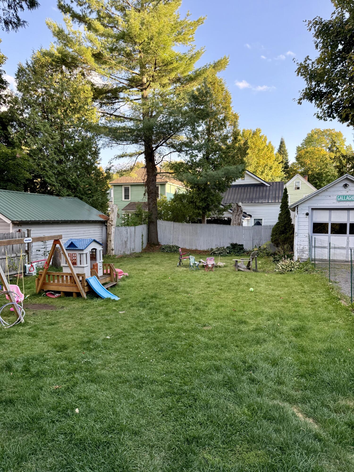 292 Ampersand Avenue