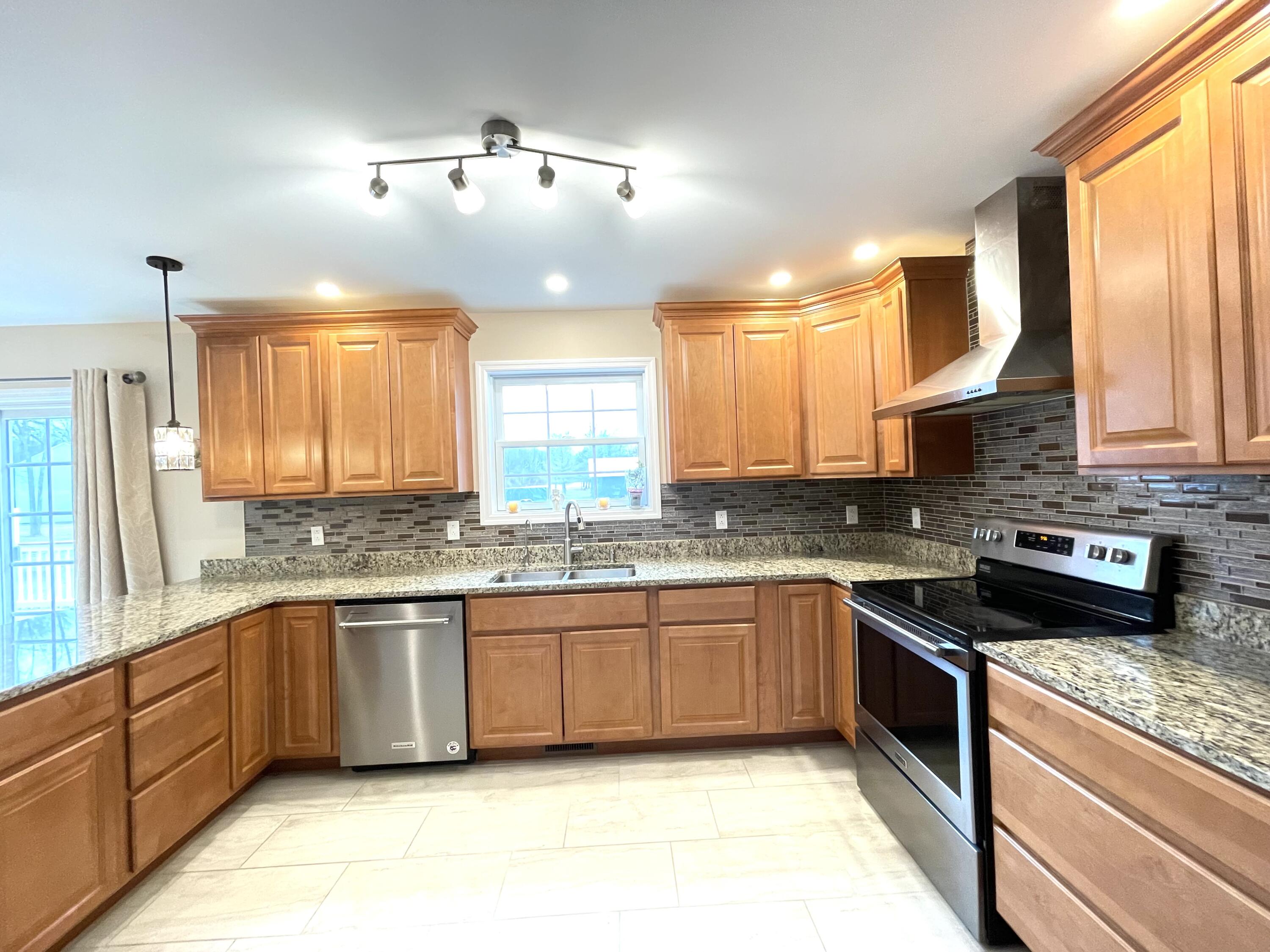 1473 Cumberland Head Road Road, Plattsburgh, New York image 30