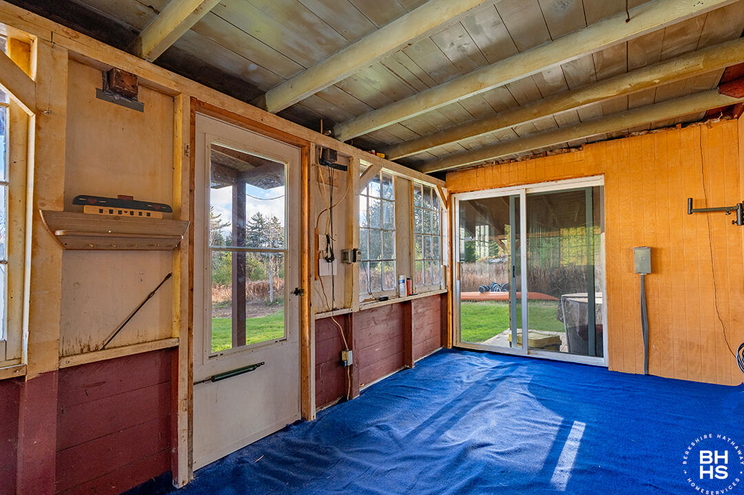 Lake Placid, New York 12946, United States, 2 Bedrooms Bedrooms, ,1 BathroomBathrooms,Residential,Active,235429