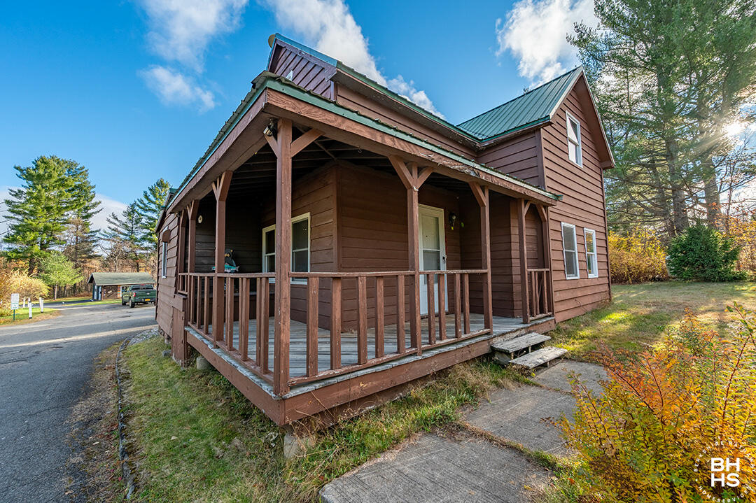 Lake Placid, New York 12946, United States, 2 Bedrooms Bedrooms, ,1 BathroomBathrooms,Residential,Active,235429