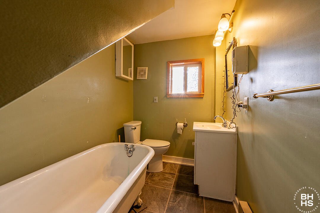 Lake Placid, New York 12946, United States, 2 Bedrooms Bedrooms, ,1 BathroomBathrooms,Residential,Active,235429