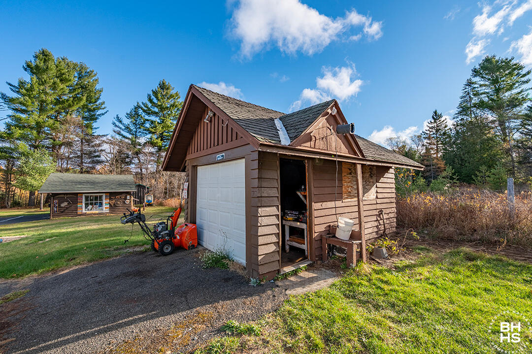 Lake Placid, New York 12946, United States, 2 Bedrooms Bedrooms, ,1 BathroomBathrooms,Residential,Active,235429