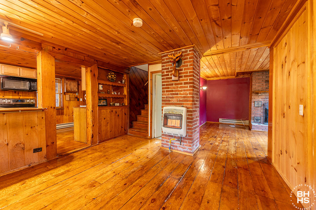 Lake Placid, New York 12946, United States, 2 Bedrooms Bedrooms, ,1 BathroomBathrooms,Residential,Active,235429