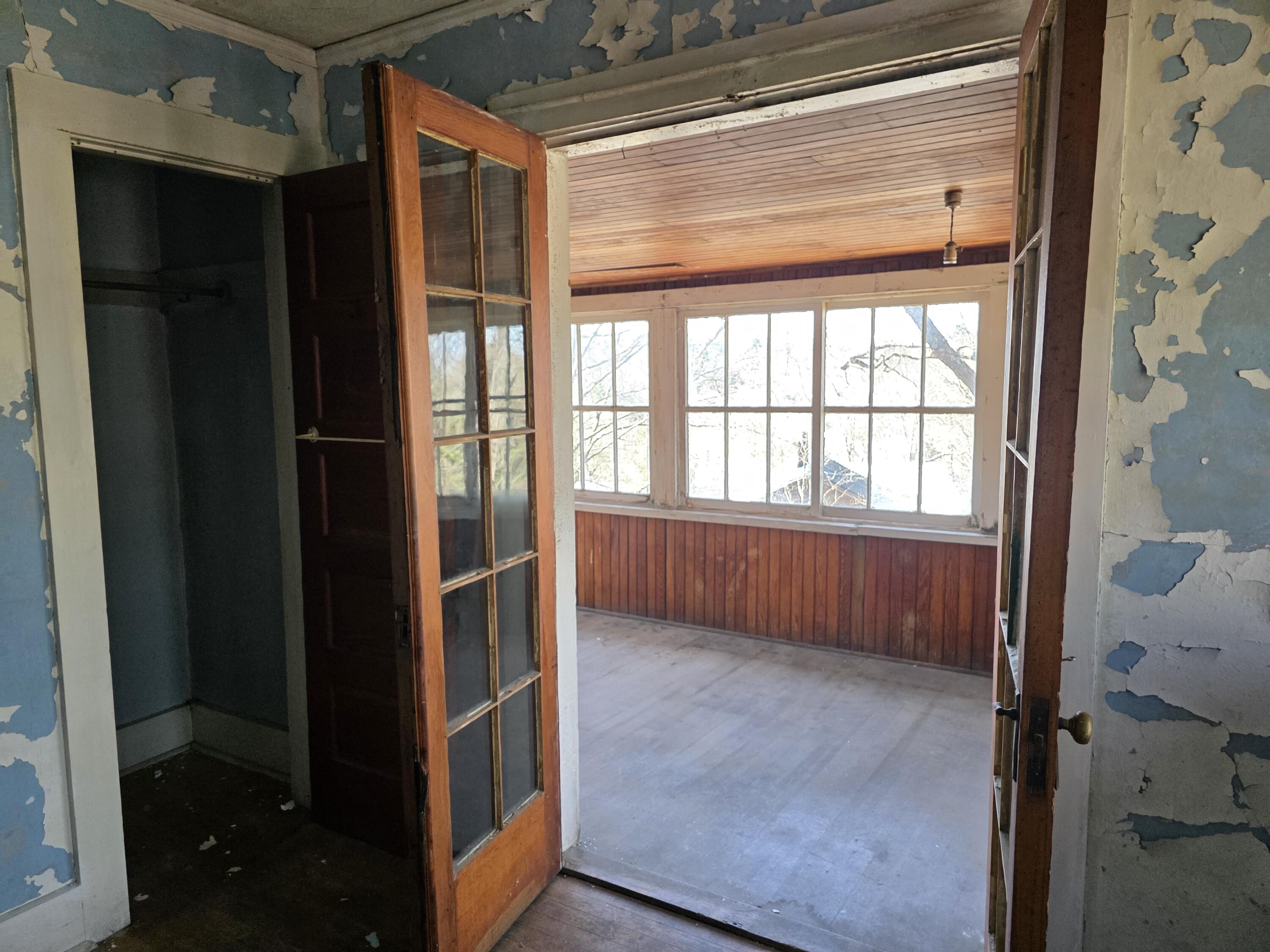84 Park Avenue, Saranac Lake, New York image 8