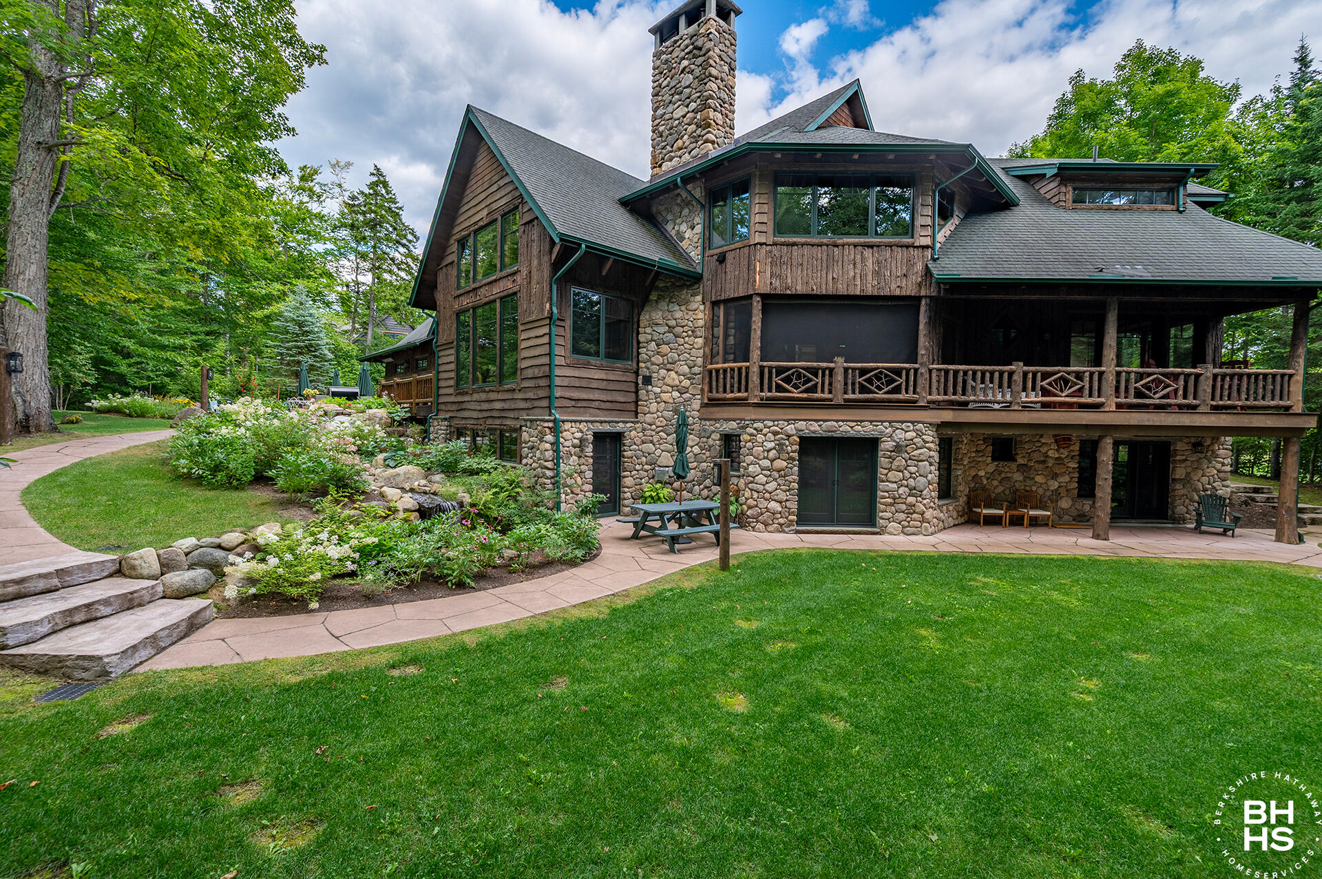 Lake Placid, New York 12946, United States, 5 Bedrooms Bedrooms, ,5 BathroomsBathrooms,Residential,Active,198778