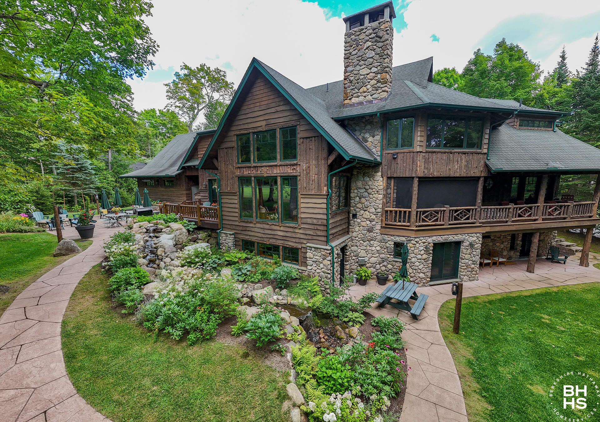 Lake Placid, New York 12946, United States, 5 Bedrooms Bedrooms, ,5 BathroomsBathrooms,Residential,Active,198778