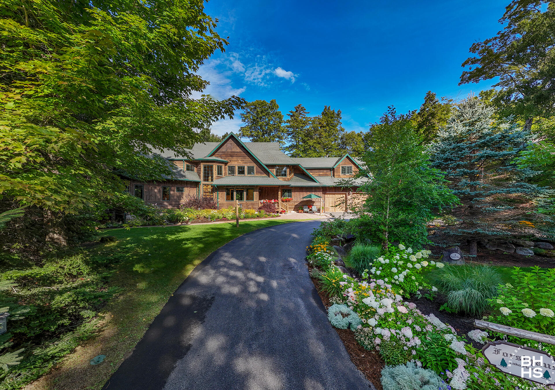 Lake Placid, New York 12946, United States, 5 Bedrooms Bedrooms, ,5 BathroomsBathrooms,Residential,Active,198778