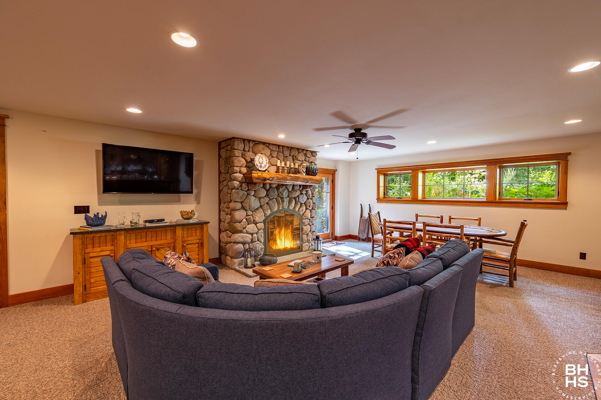 Lake Placid, New York 12946, United States, 5 Bedrooms Bedrooms, ,5 BathroomsBathrooms,Residential,Active,198778