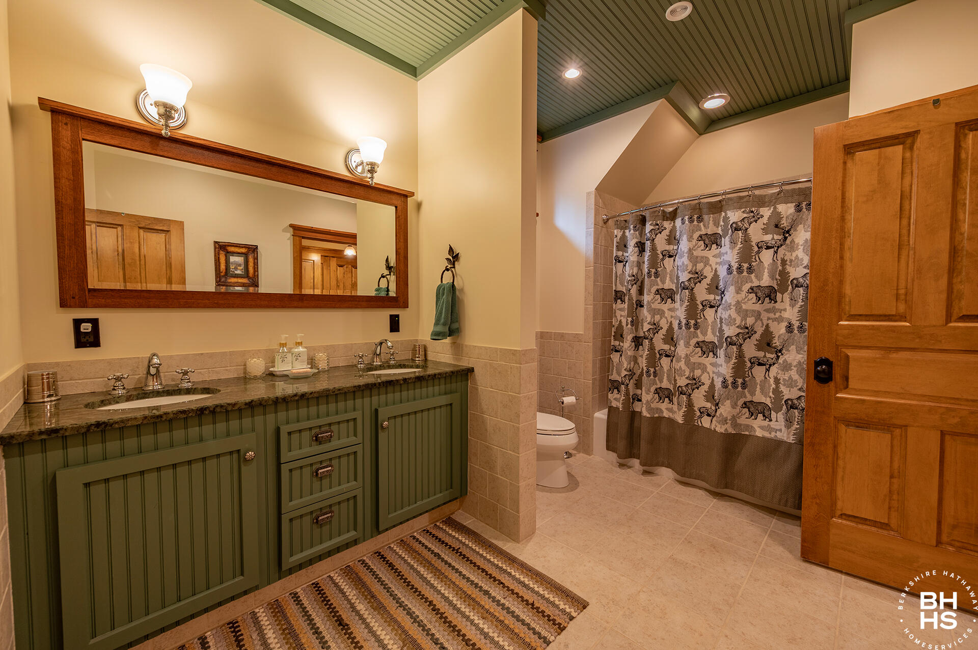 Lake Placid, New York 12946, United States, 5 Bedrooms Bedrooms, ,5 BathroomsBathrooms,Residential,Active,198778