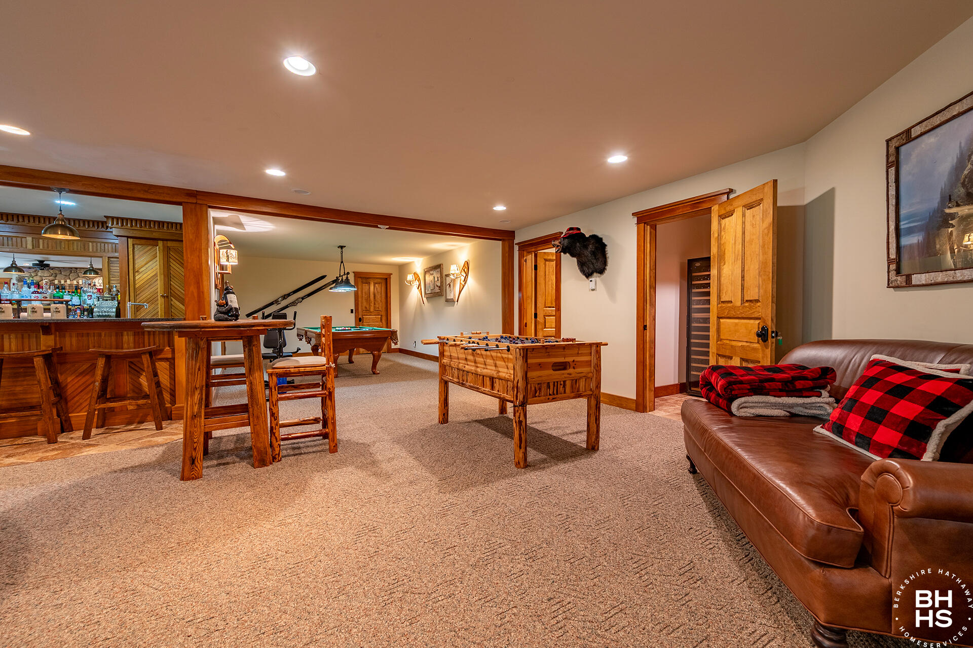 Lake Placid, New York 12946, United States, 5 Bedrooms Bedrooms, ,5 BathroomsBathrooms,Residential,Active,198778