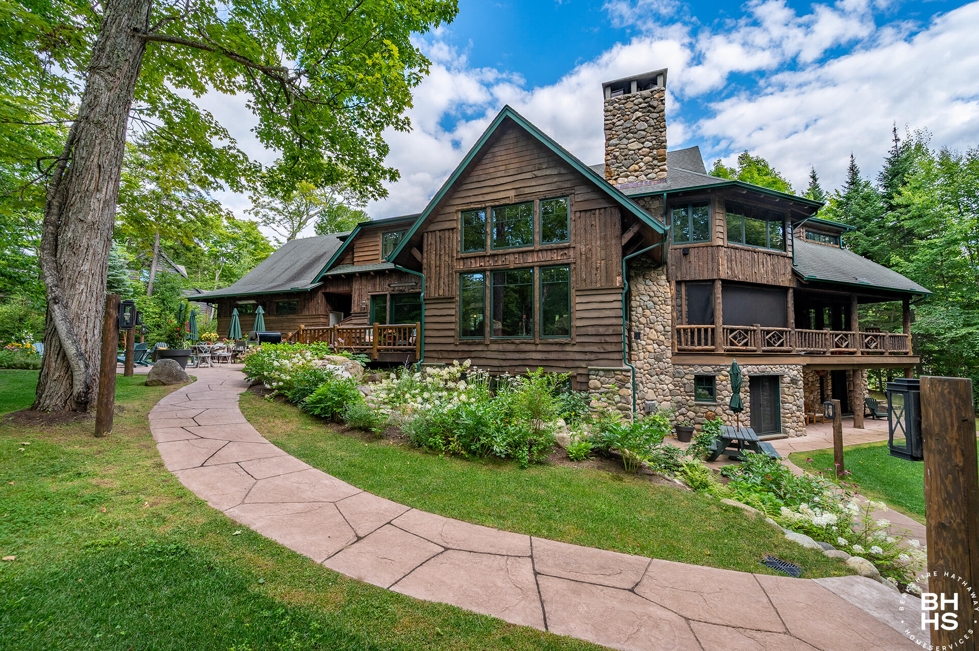 Lake Placid, New York 12946, United States, 5 Bedrooms Bedrooms, ,5 BathroomsBathrooms,Residential,Active,198778