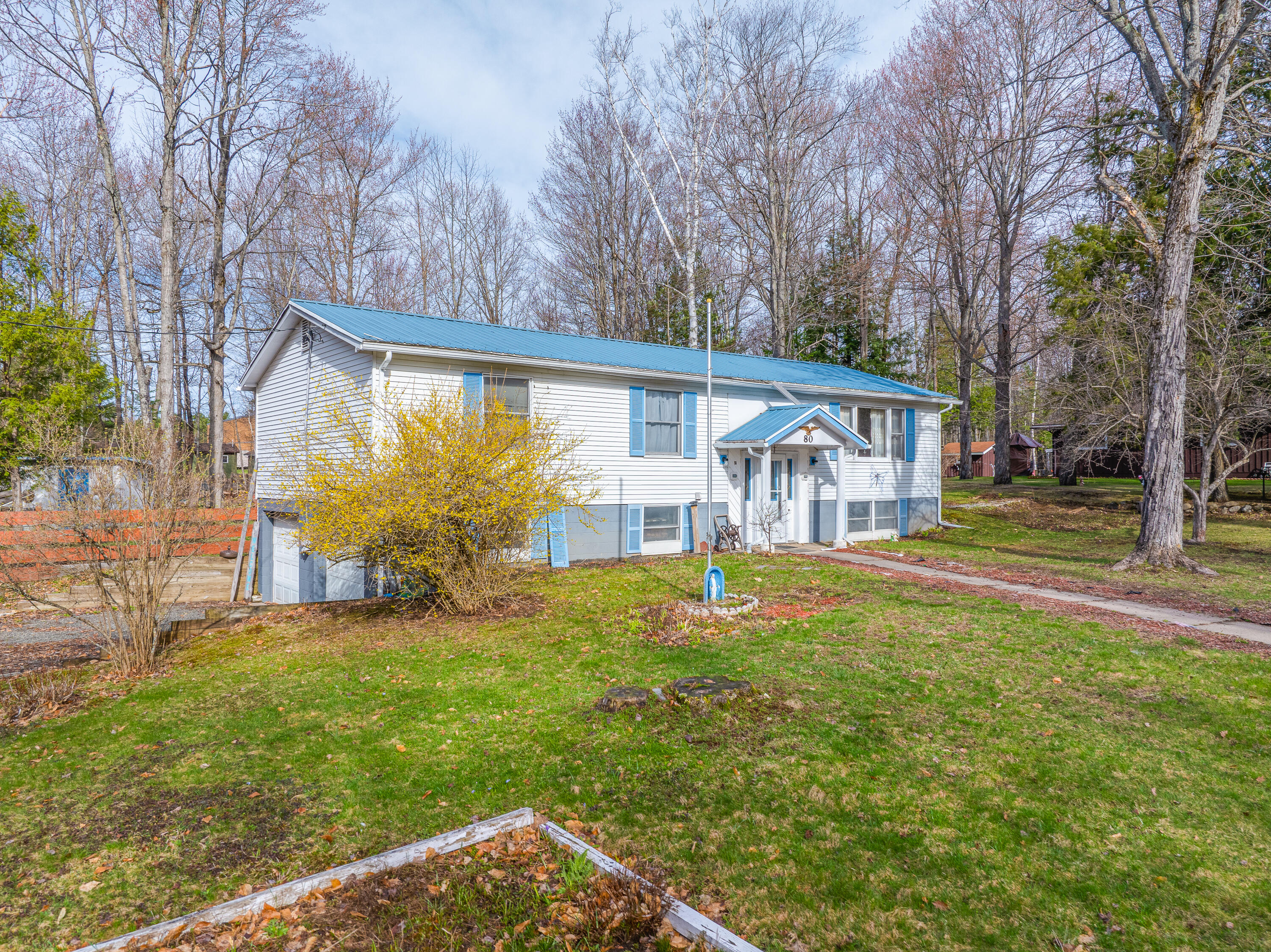 80 Sunset Avenue