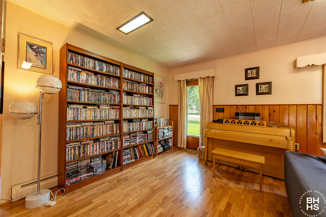 Elizabethtown, New York 12932, United States, 2 Bedrooms Bedrooms, ,1 BathroomBathrooms,Residential,Active,153008