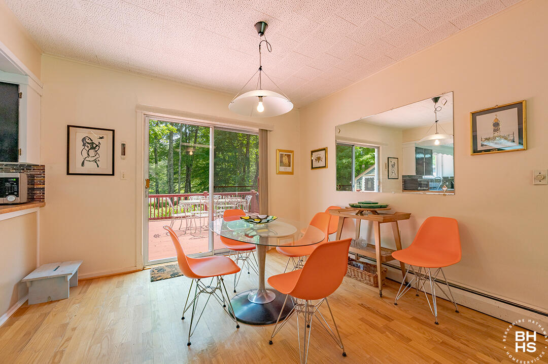 Elizabethtown, New York 12932, United States, 2 Bedrooms Bedrooms, ,1 BathroomBathrooms,Residential,Active,153008