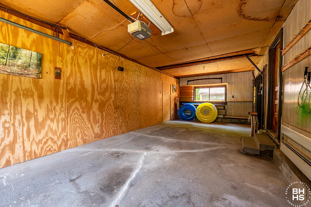 Elizabethtown, New York 12932, United States, 2 Bedrooms Bedrooms, ,1 BathroomBathrooms,Residential,Active,153008