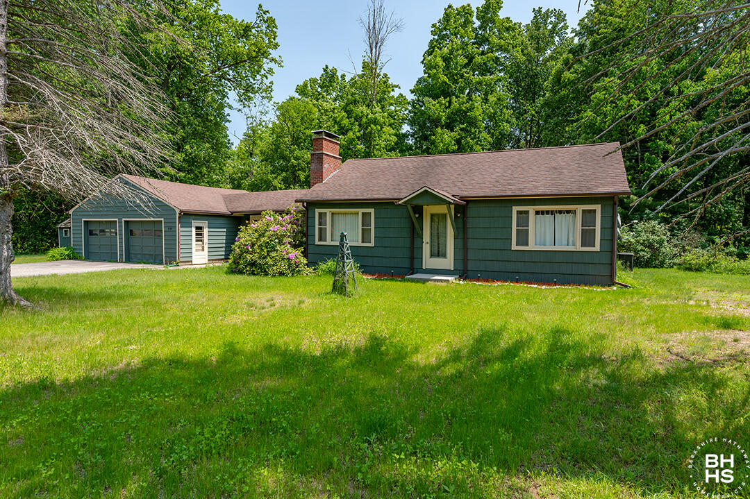 Elizabethtown, New York 12932, United States, 2 Bedrooms Bedrooms, ,1 BathroomBathrooms,Residential,Active,153008