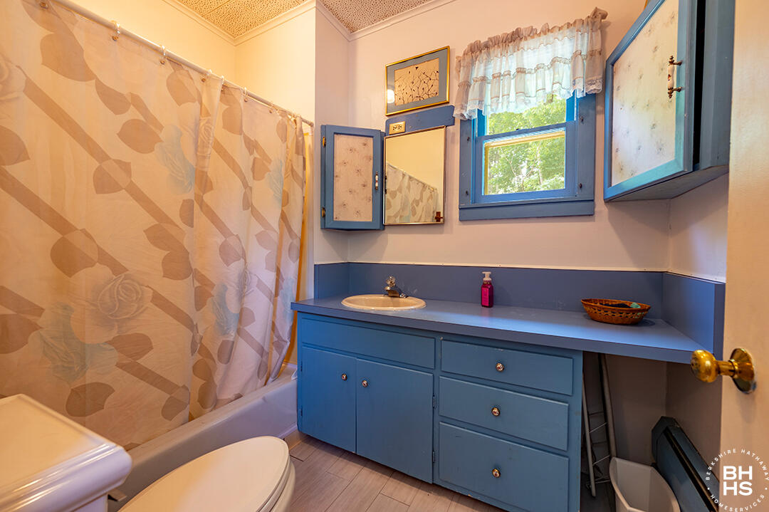 Elizabethtown, New York 12932, United States, 2 Bedrooms Bedrooms, ,1 BathroomBathrooms,Residential,Active,153008