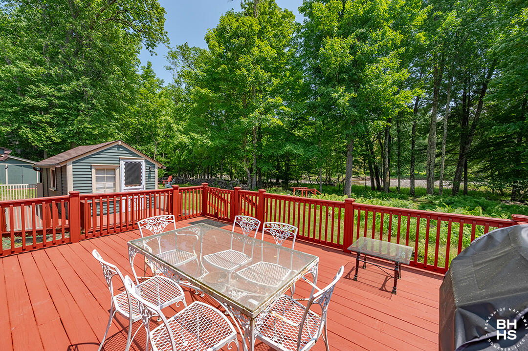 Elizabethtown, New York 12932, United States, 2 Bedrooms Bedrooms, ,1 BathroomBathrooms,Residential,Active,153008