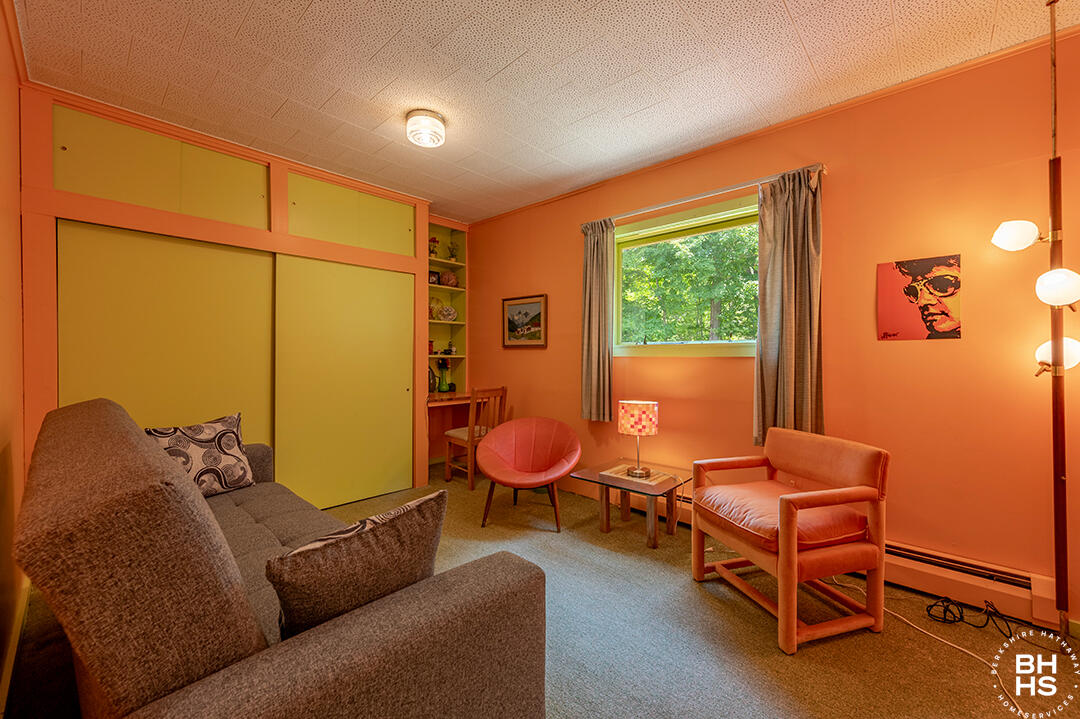 Elizabethtown, New York 12932, United States, 2 Bedrooms Bedrooms, ,1 BathroomBathrooms,Residential,Active,153008