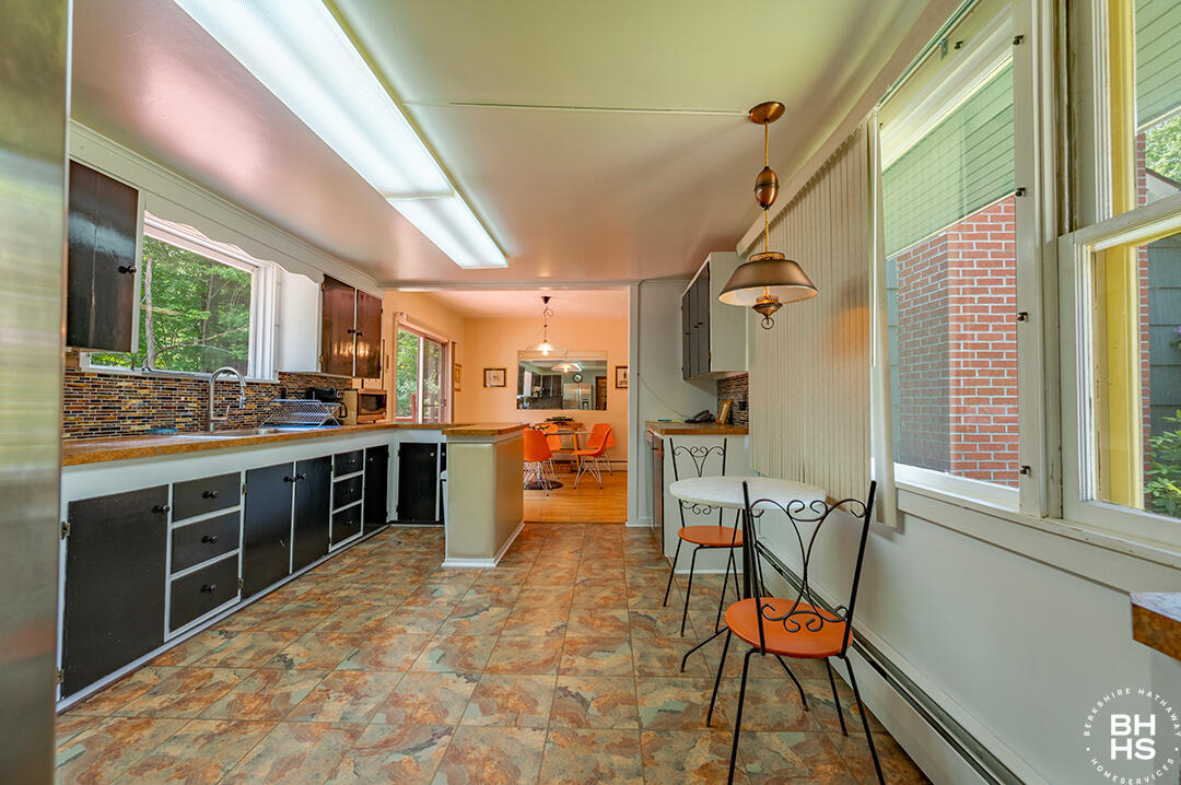 Elizabethtown, New York 12932, United States, 2 Bedrooms Bedrooms, ,1 BathroomBathrooms,Residential,Active,153008