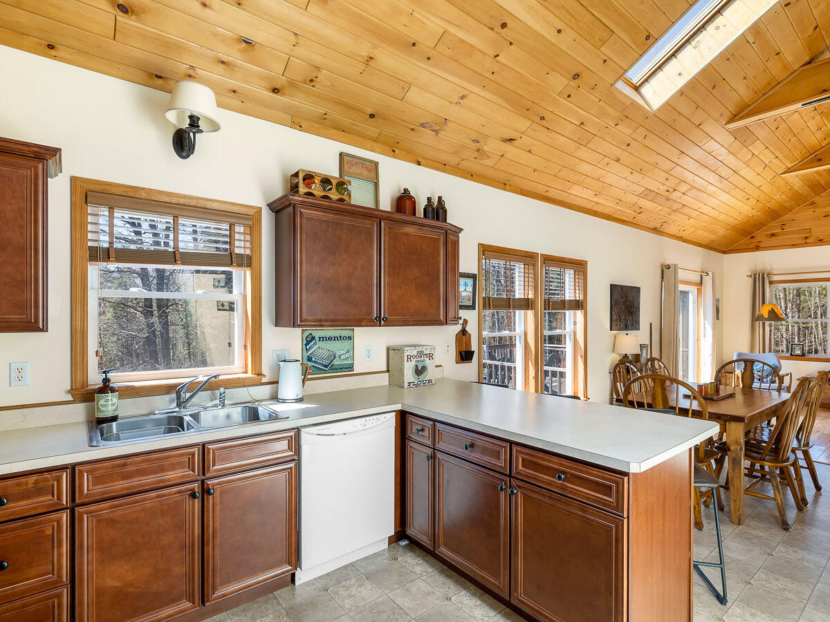 131 Mountain View Lane Lane, Wilmington, New York image 14
