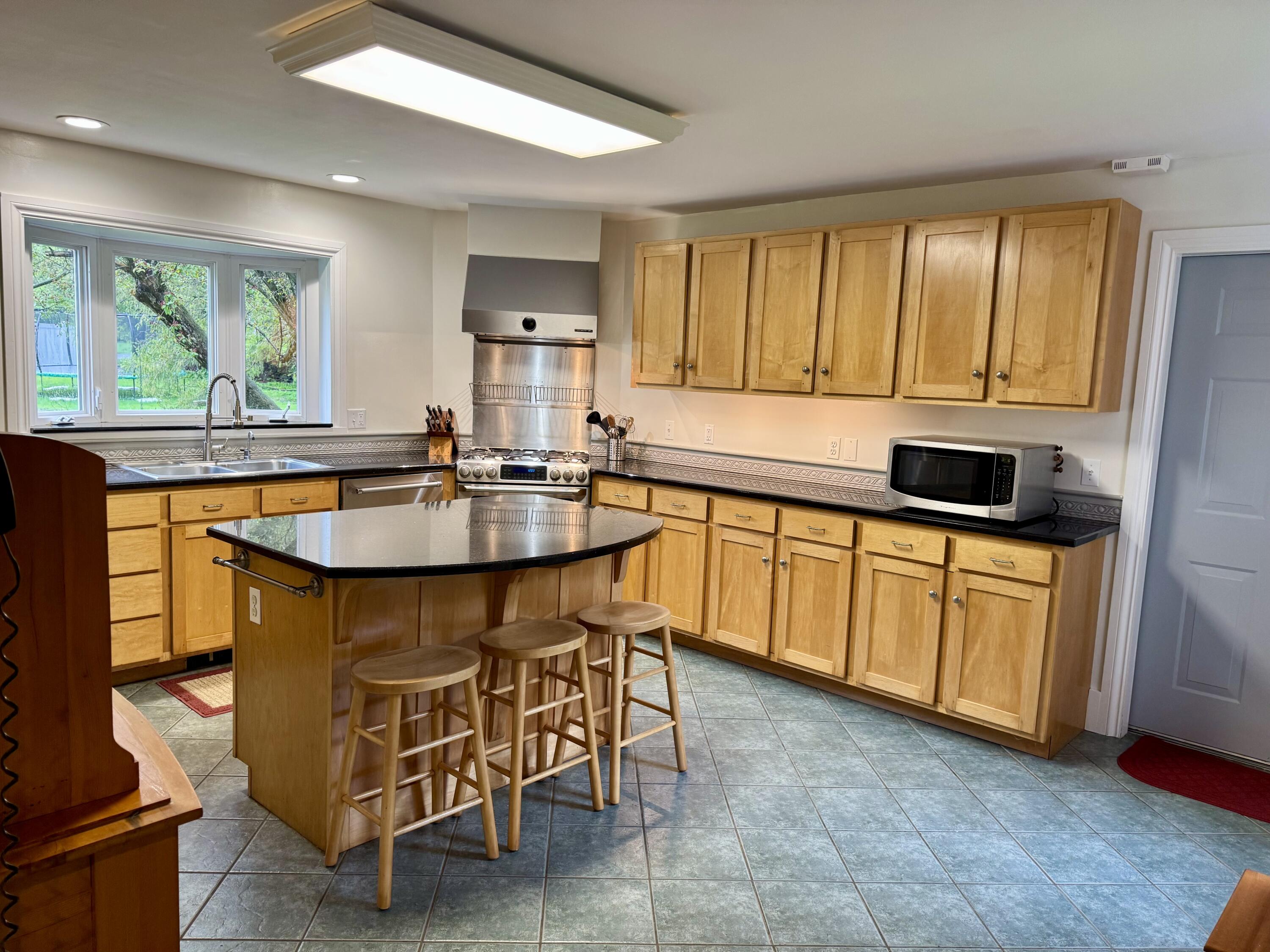80 Oak Street St, Champlain, New York image 4