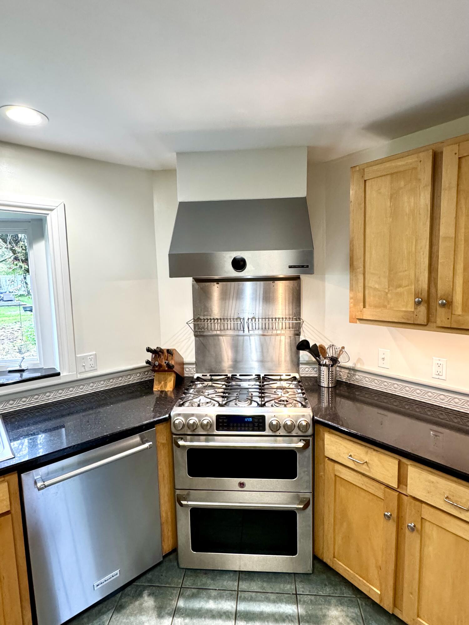 80 Oak Street St, Champlain, New York image 8