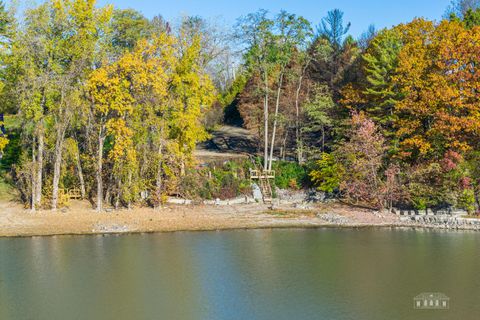 22-24 Hedge Row Crown Point NY 12928