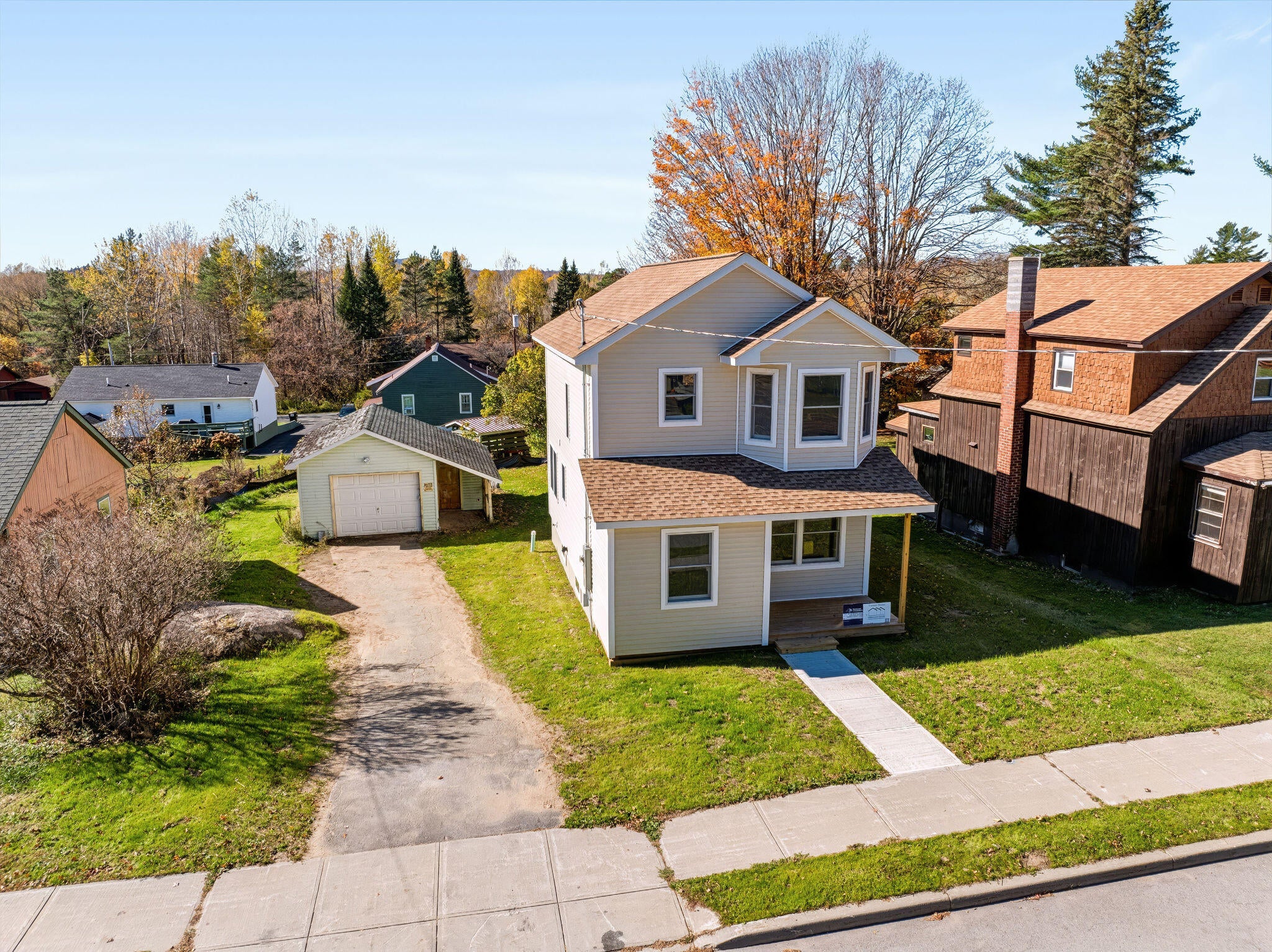 92 Wawbeek Avenue