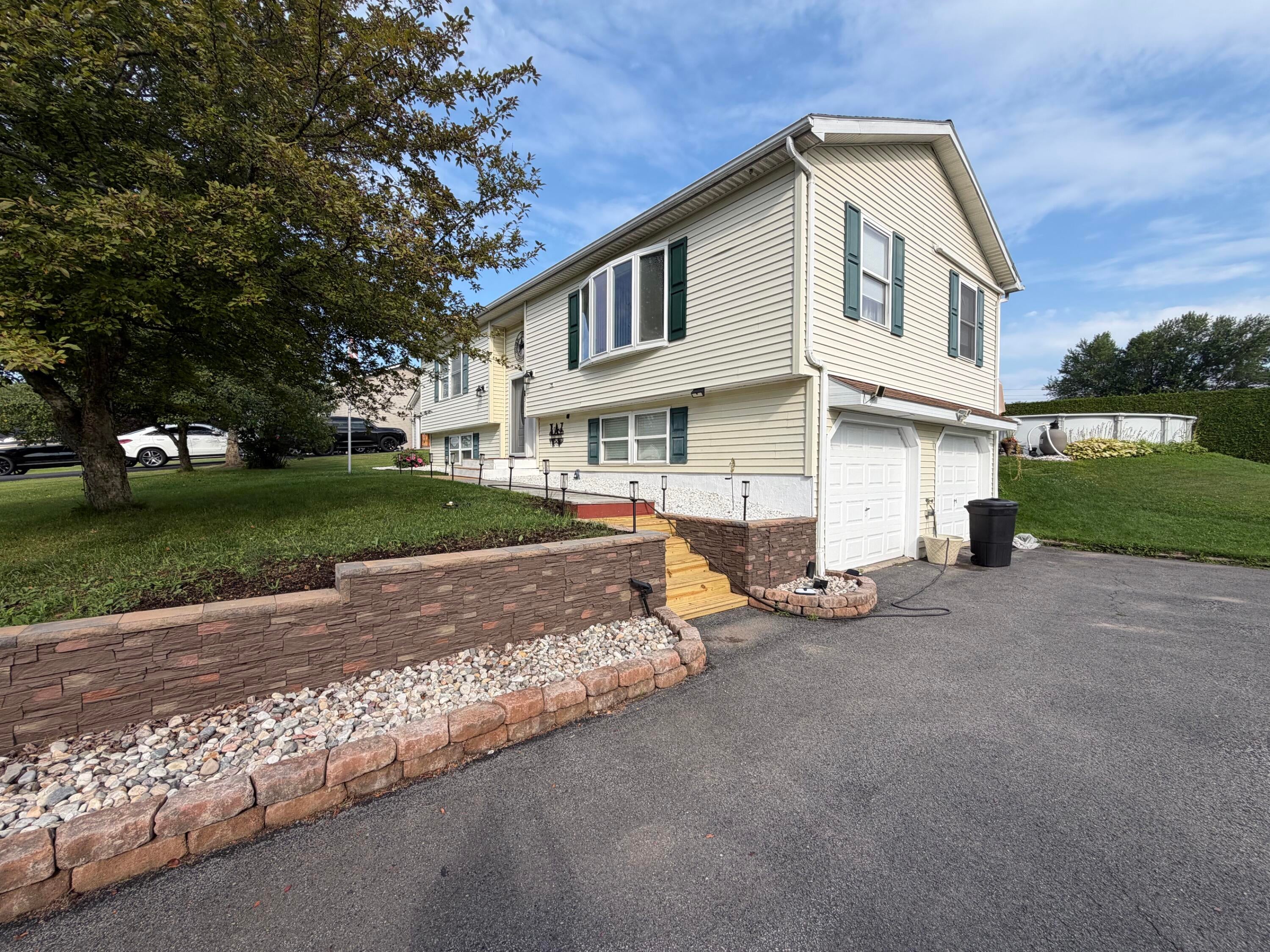 31 Vintage Estates