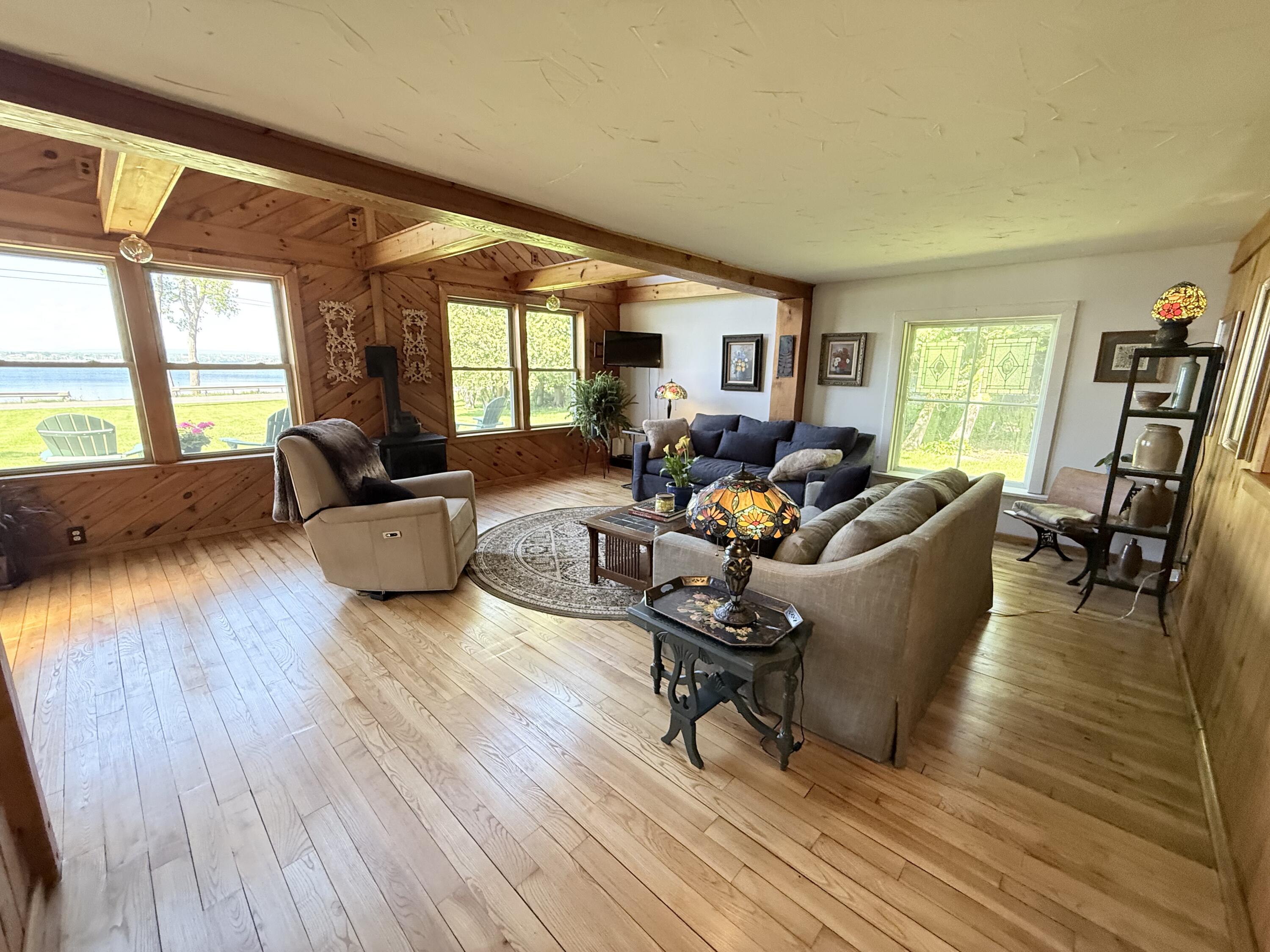 483 Cumberland Head Road