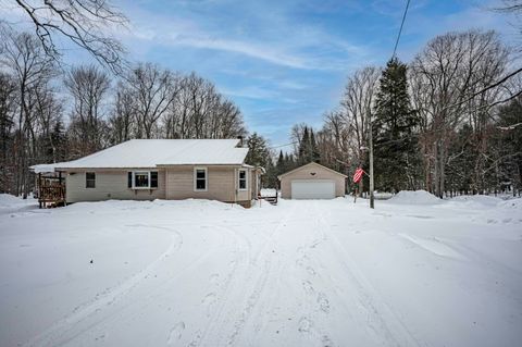 Photo of 156 Big Moose Road, Eagle Bay, NY 13331 (MLS # 206389)
