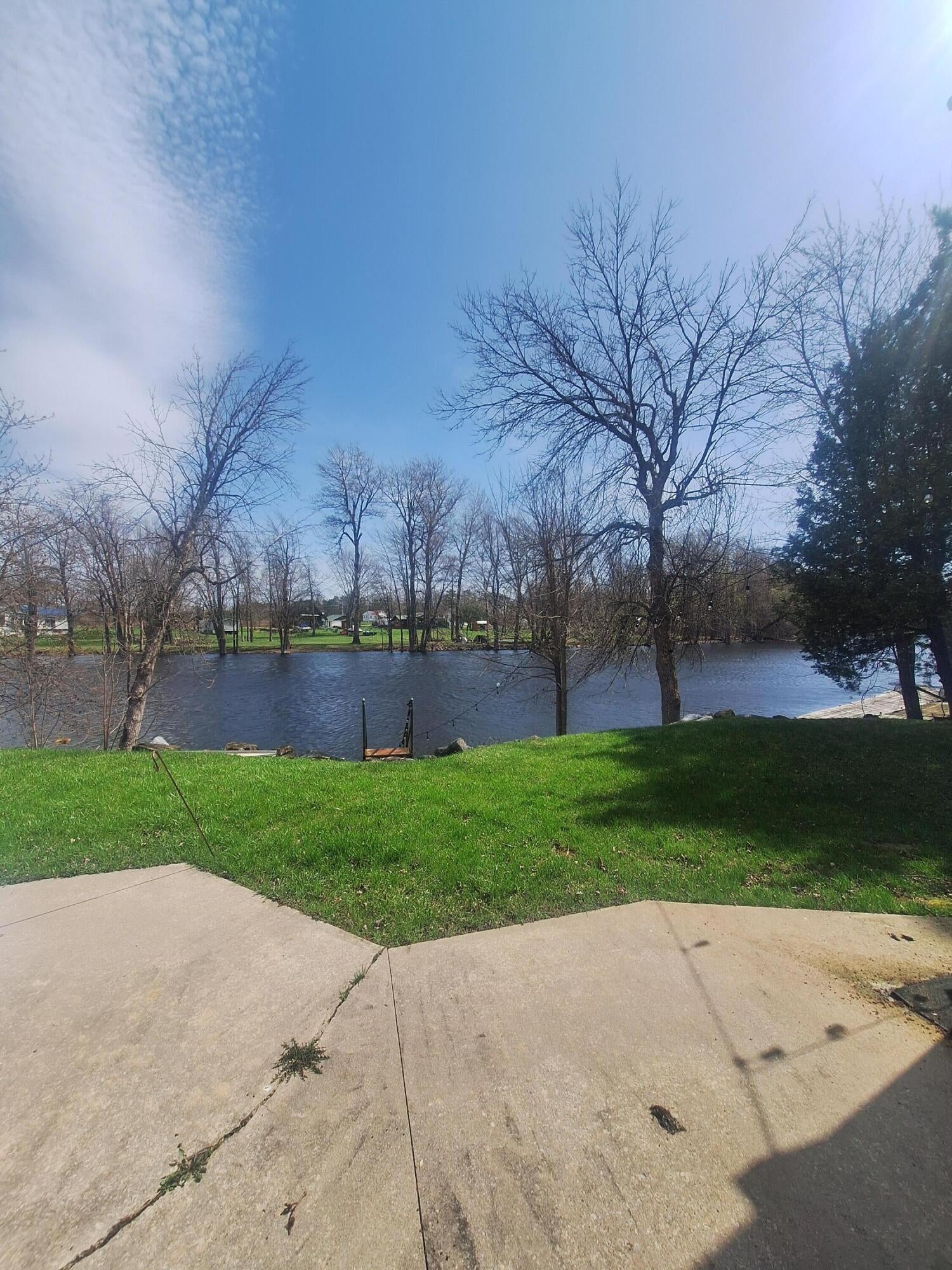 2716 Lake Shore Road
