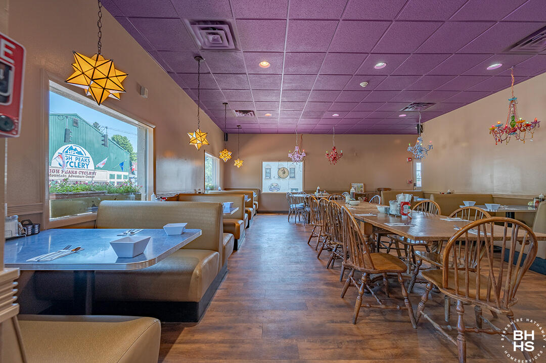 2728 Main Street Street