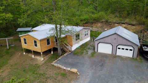 Homes For Sale - 462 Route 9n<br/> Keeseville, NY 12944