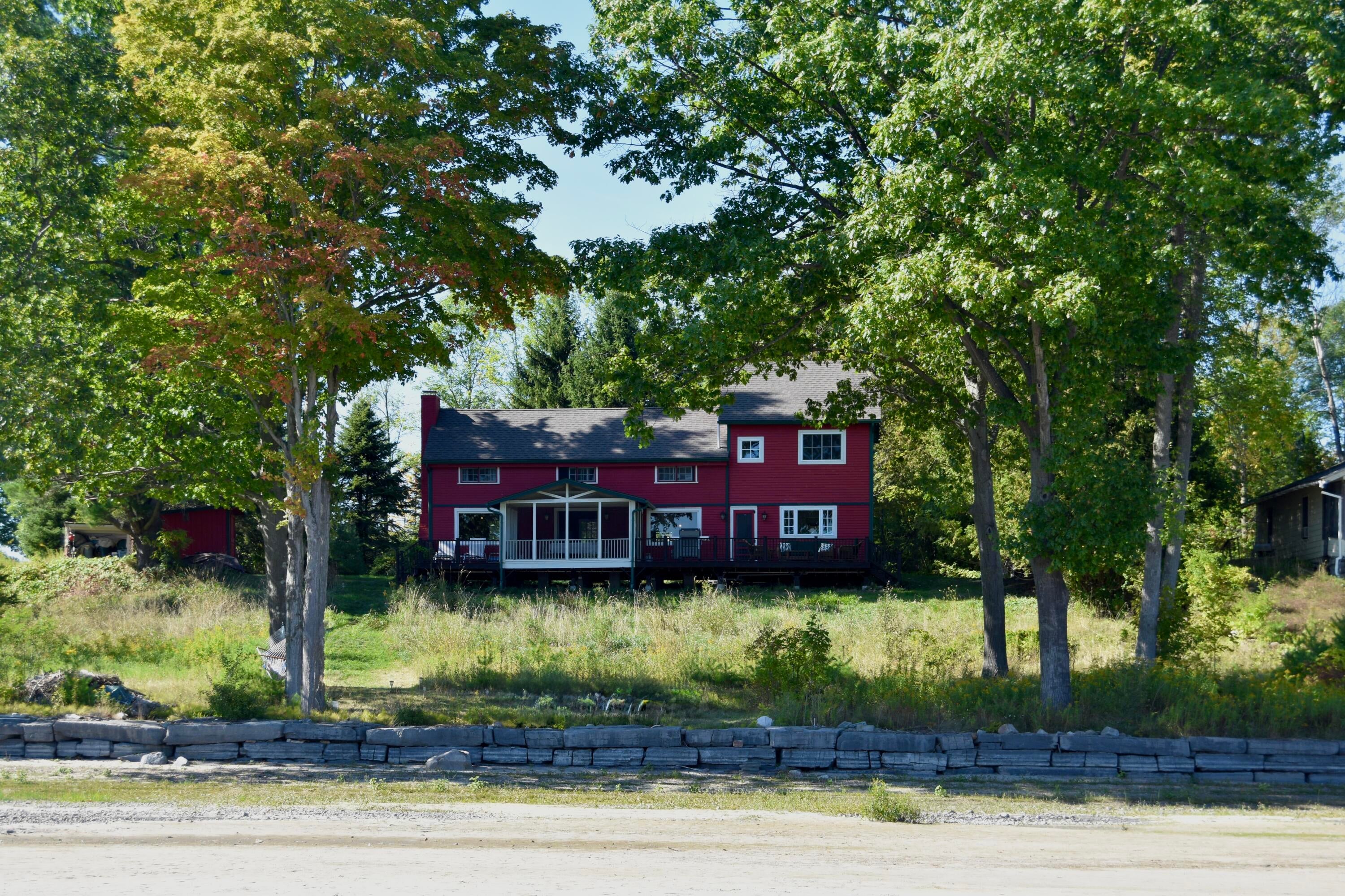 560 Point Road