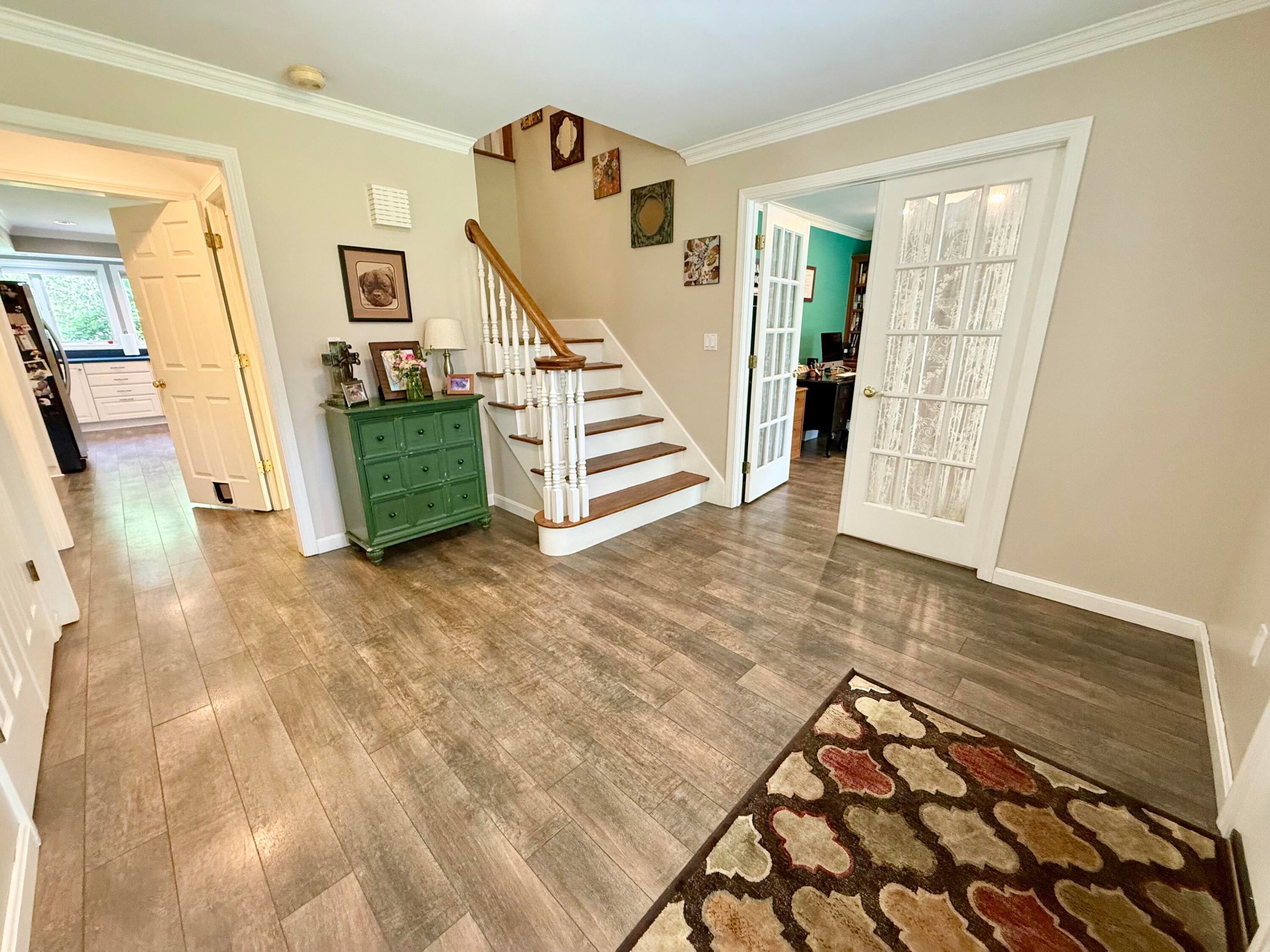 4 Meadowbrook Drive