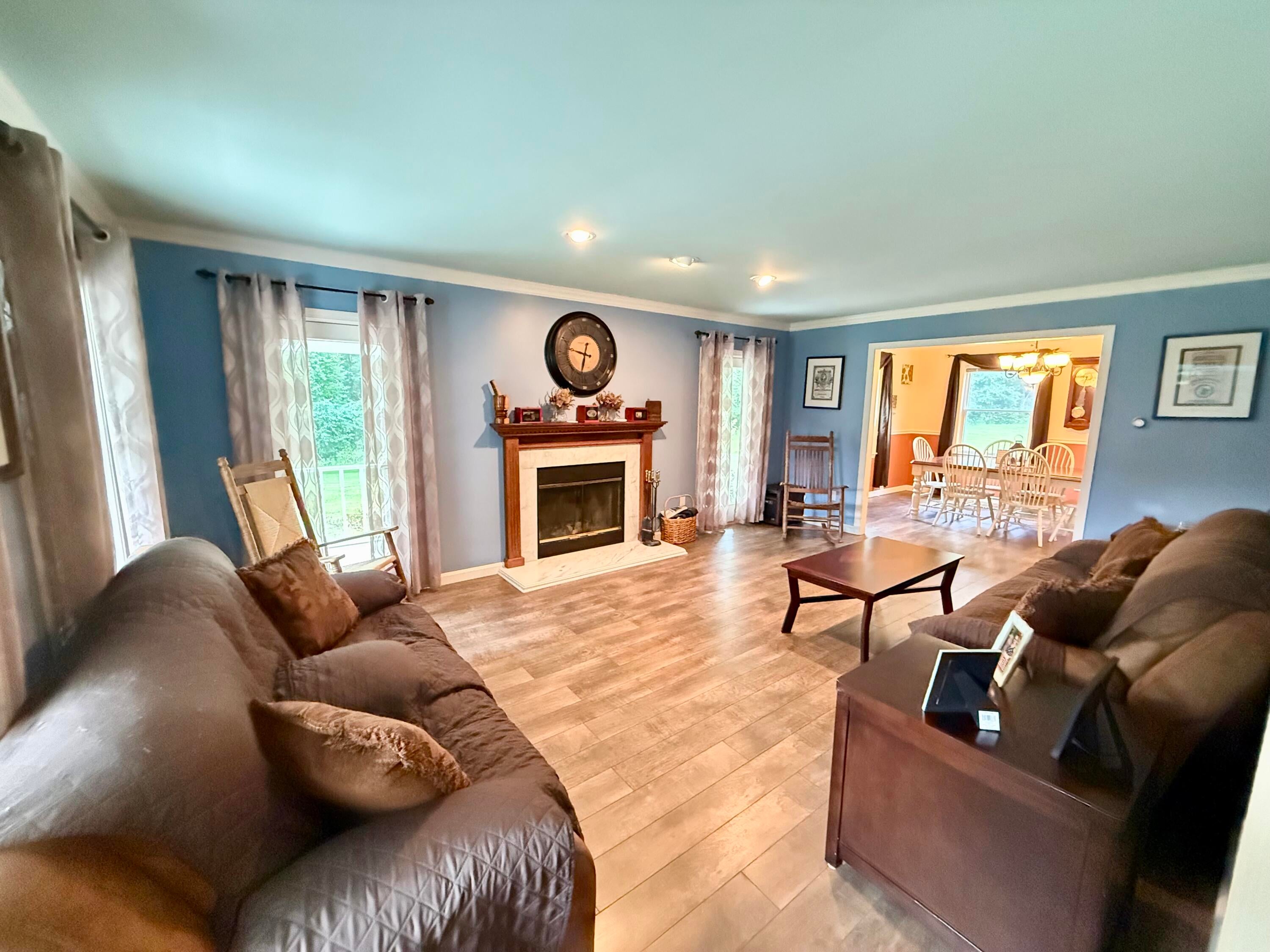 4 Meadowbrook Drive