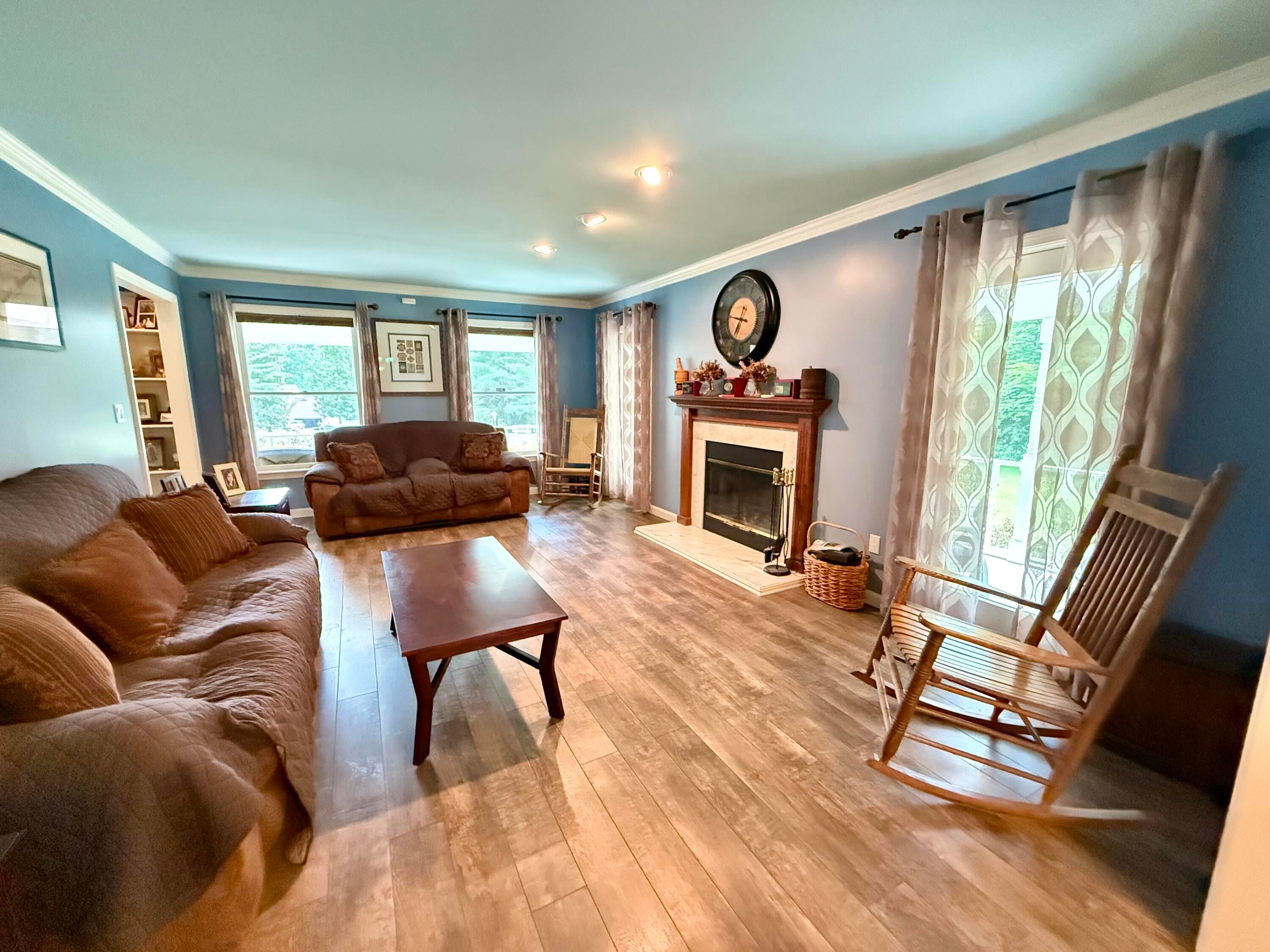 4 Meadowbrook Drive
