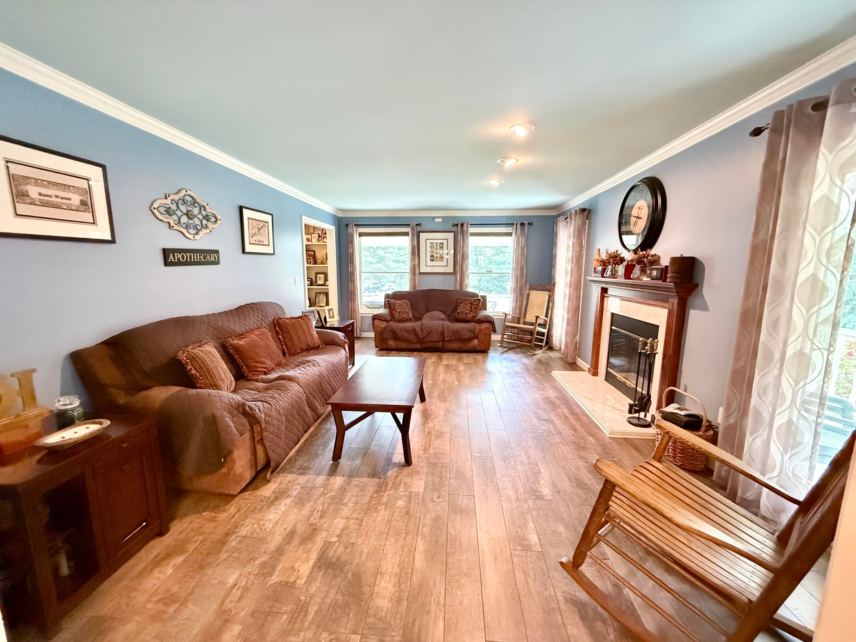 4 Meadowbrook Drive