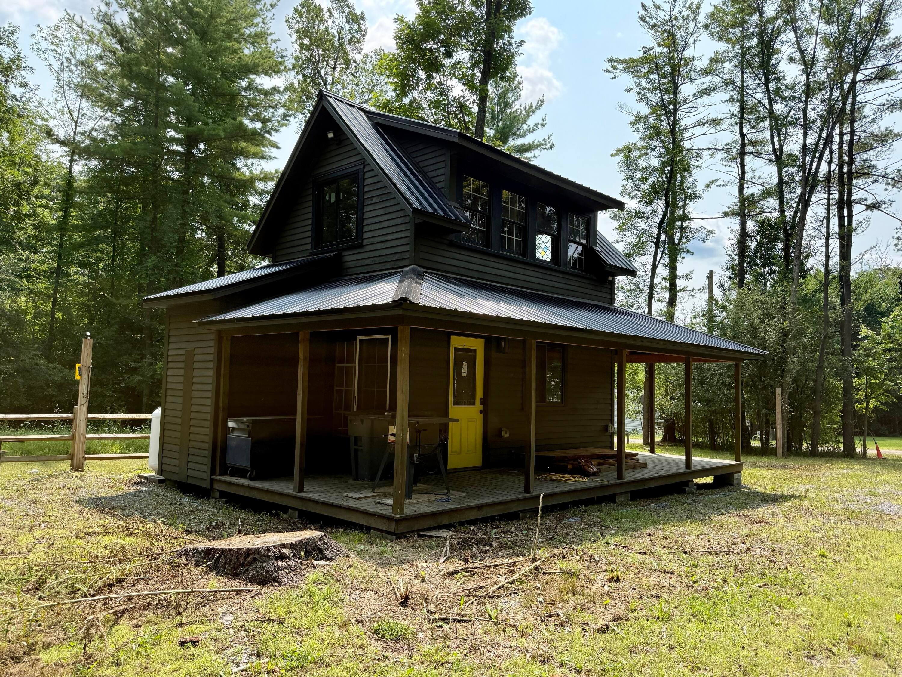 49 Grove Avenue