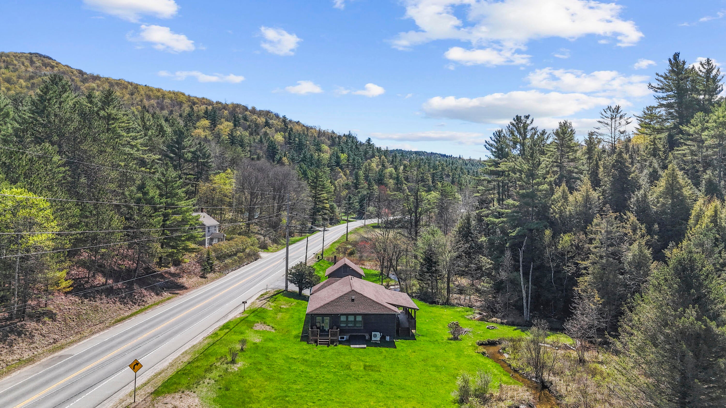 10807 NYS Route 9N