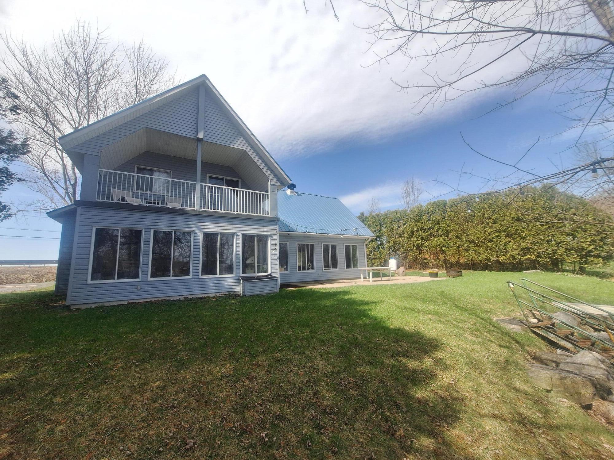 2716 Lake Shore Road