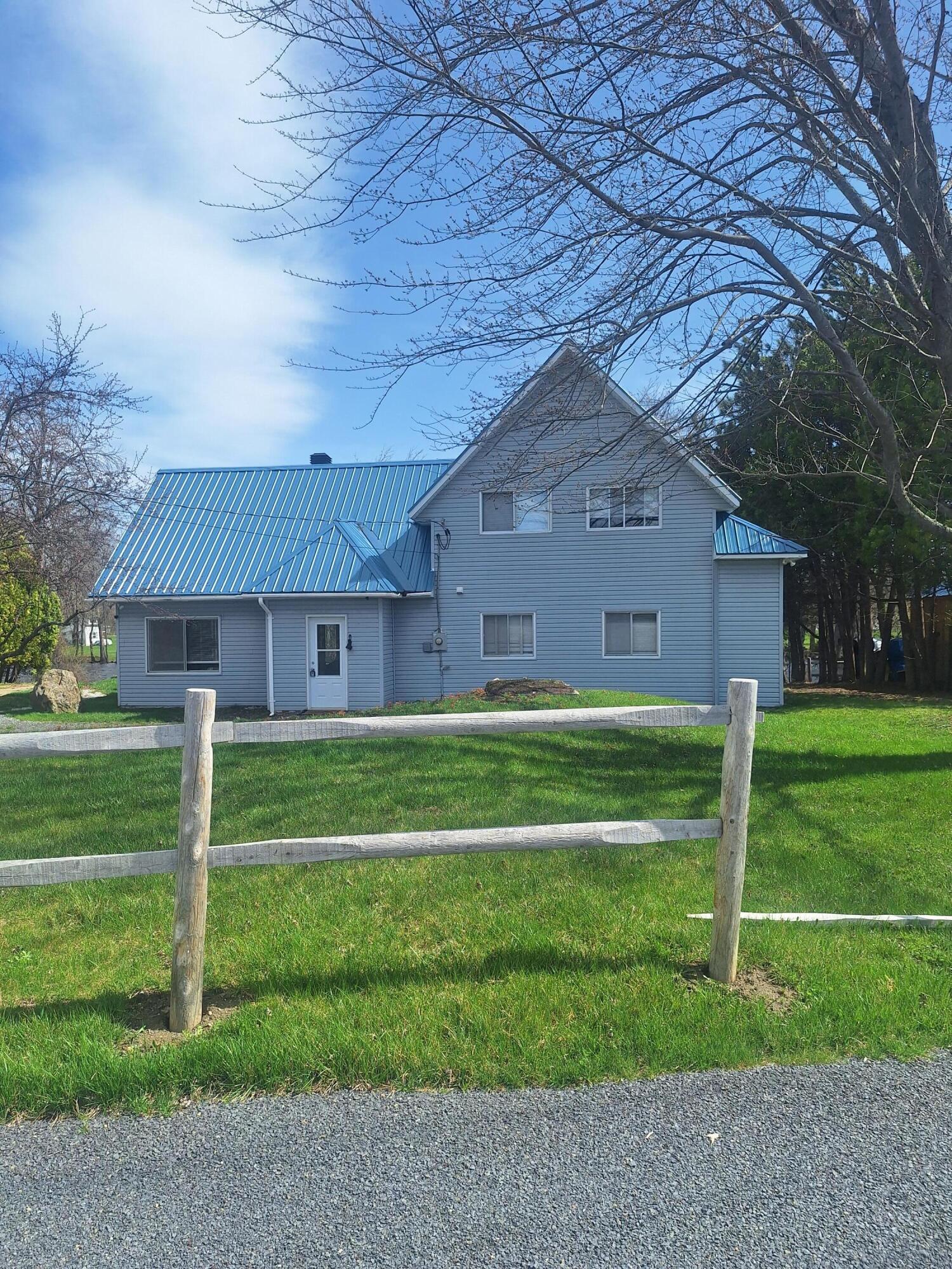 2716 Lake Shore Road