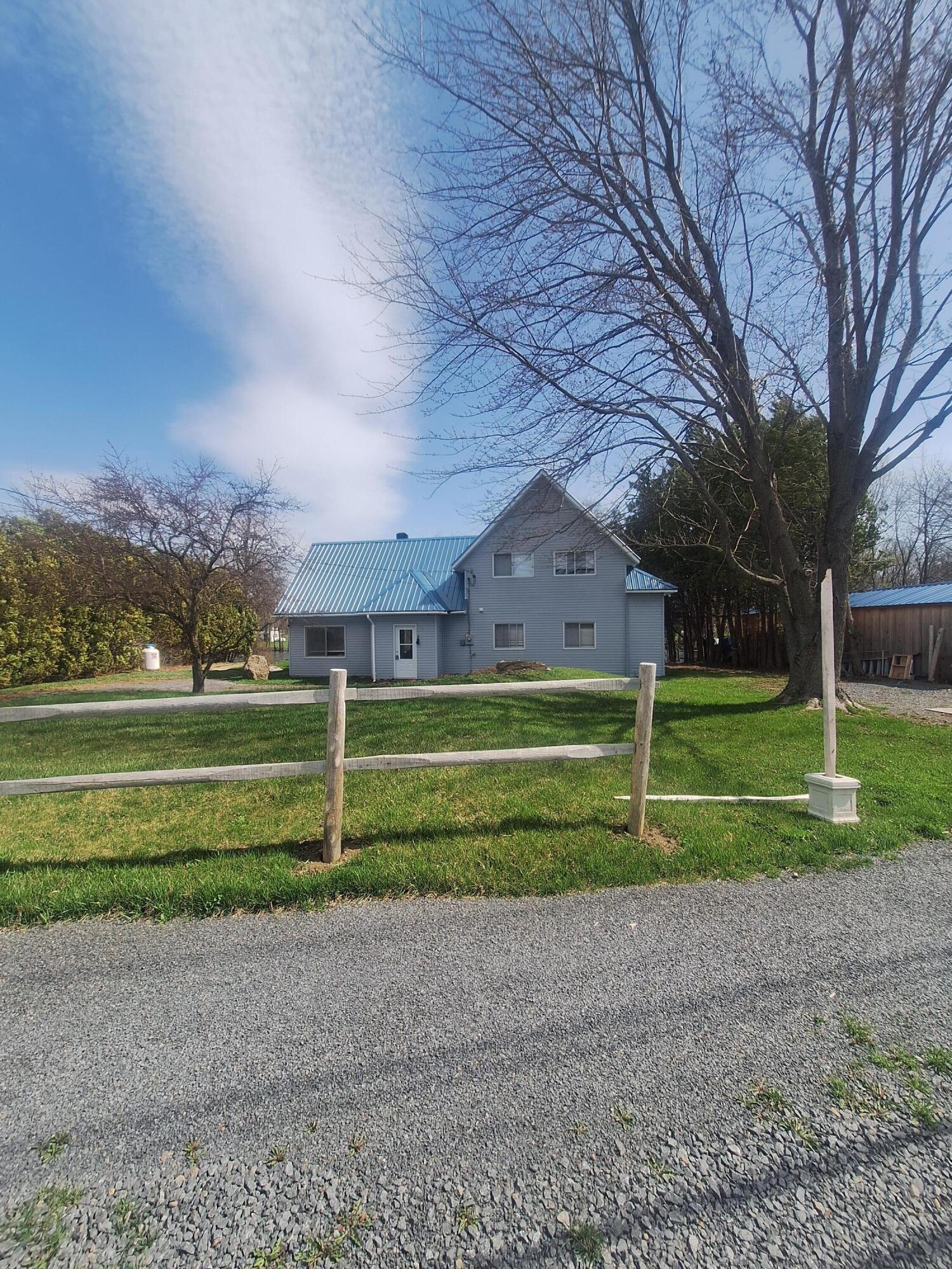 2716 Lake Shore Road