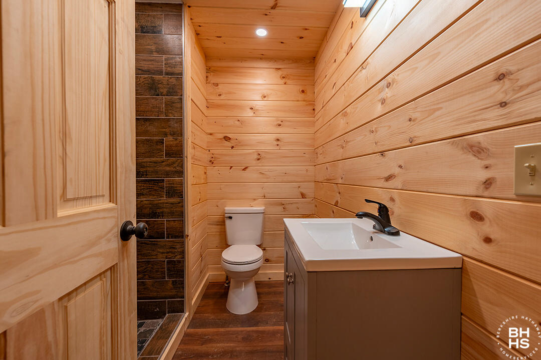 Lake Placid, New York 12946, United States, 5 Bedrooms Bedrooms, ,4 BathroomsBathrooms,Residential,Active,5111